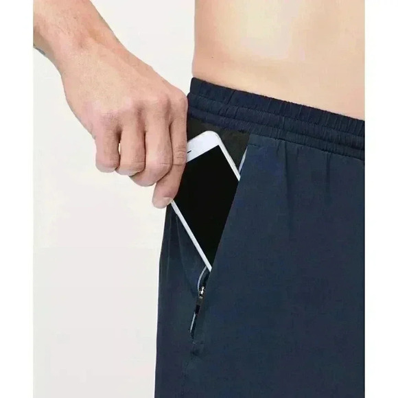 Lululemon size XL Switch Up Short 7" Obsidian / Black EUC - Picture 6 of 15